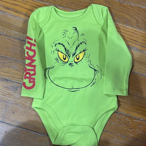 Grinch Themed Kids One Pieces Set - Red, Green, Gray - Picture 4 of 5